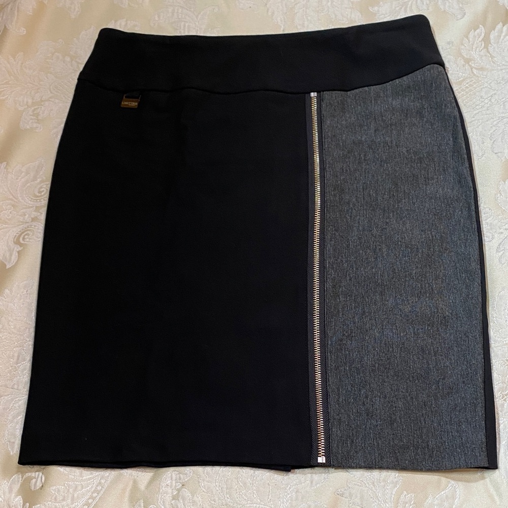 NWOT Elegant Lisette Black and Gray Women's Skirt